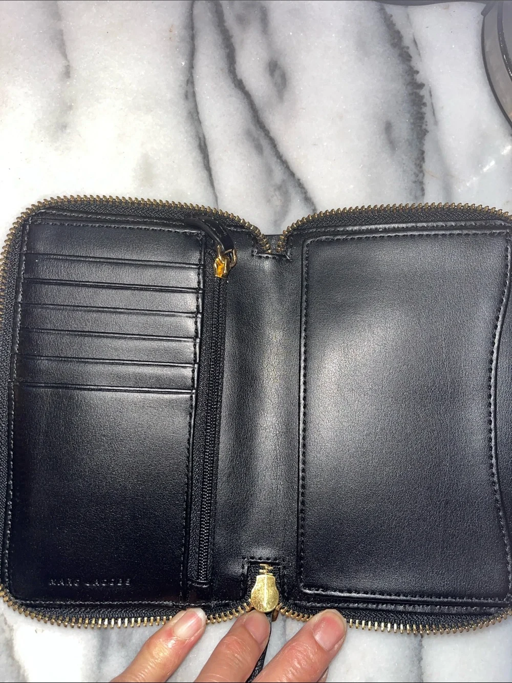 MARC JACOBS EMPIRE CITY PEBBLED LEATHER ZIP AROUND WRISTLET WALLET